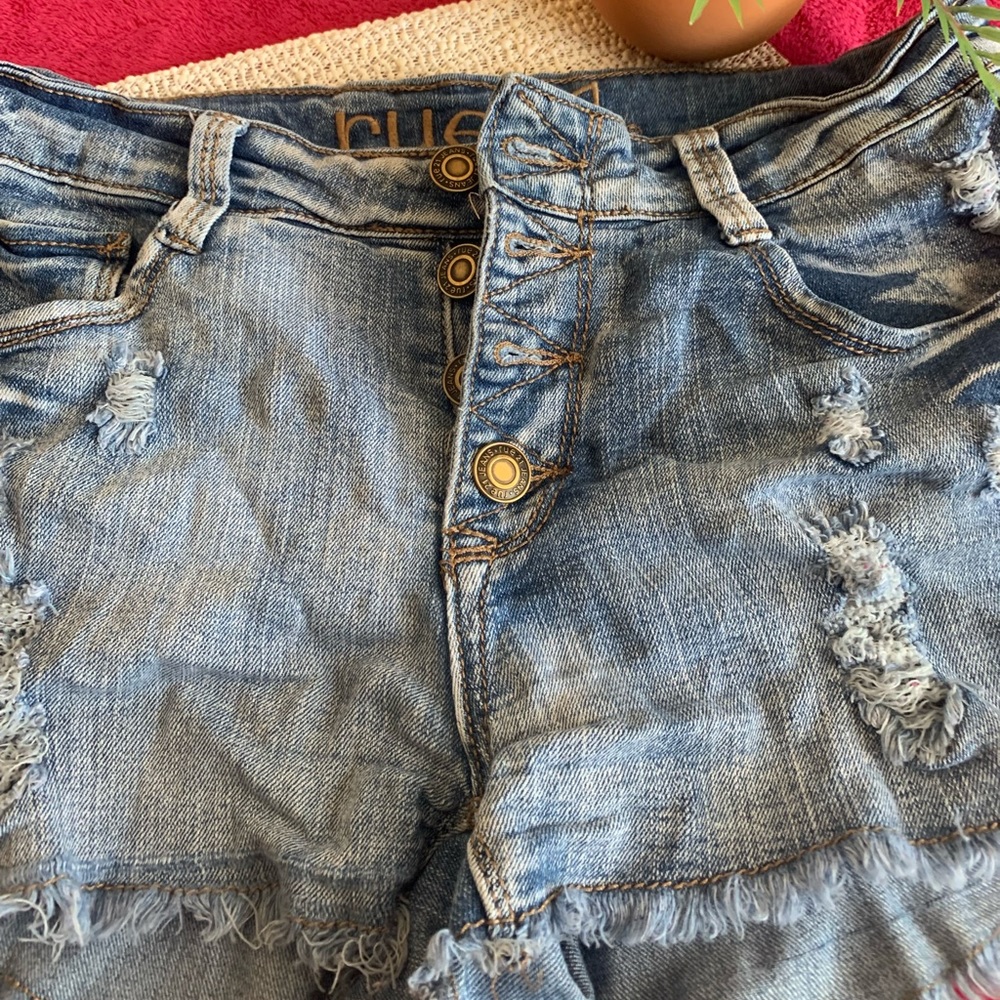 EUC Rue 21 distressed jean shorts, button down size 5
